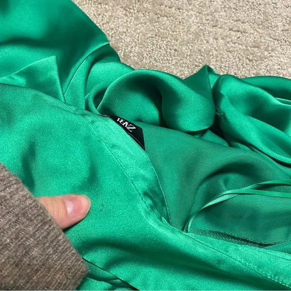 {Zara} Green Satin Style Oversized Button Down Blouse ~ Size XS - Picture 16 of 16